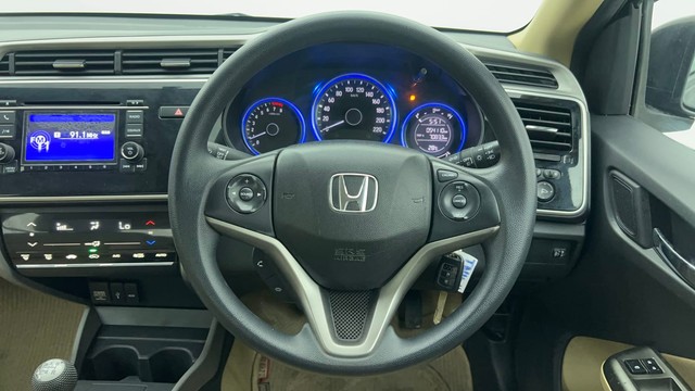 Second-hand 2016 Honda City V MT for sale in Chennai-35