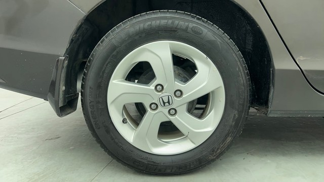 Second-hand 2016 Honda City V MT for sale in Chennai-18