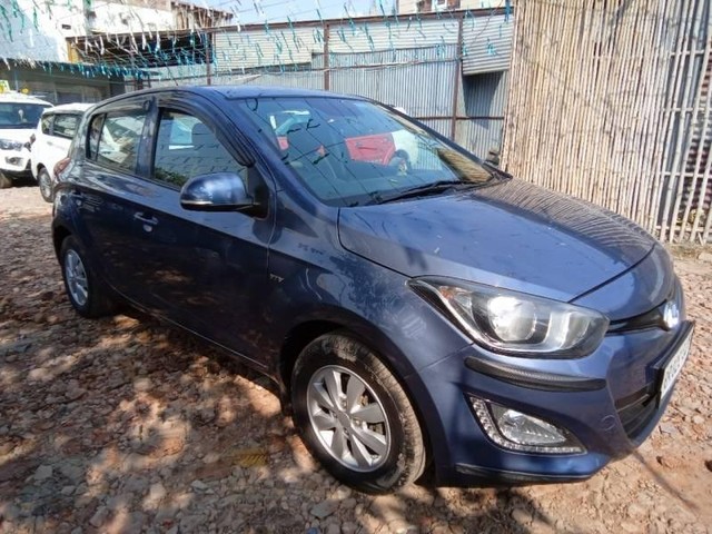 Hyundai i20 Magna Second-hand 2012 Hyundai i20 Magna for sale in Patna-3