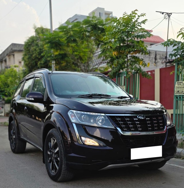 Second-hand 2018 Mahindra XUV500 W11 FWD Diesel for sale in Allahabad-14