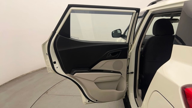 Second-hand 2023 Mahindra XUV300 W6 Diesel for sale in Chandigarh-24