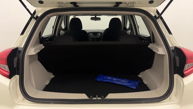 Second-hand 2023 Mahindra XUV300 W6 Diesel for sale in Chandigarh-9