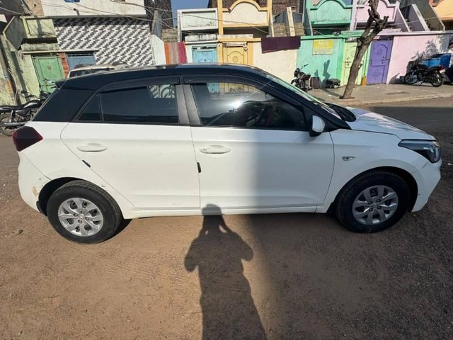 Second-hand 2020 Hyundai i20 Magna BSVI for sale in Rajkot-3