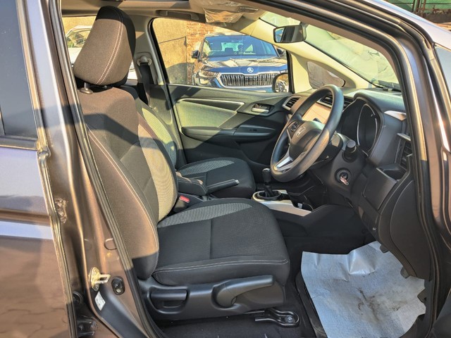 Second-hand 2018 Honda WR-V i-VTEC VX for sale in Mumbai-12