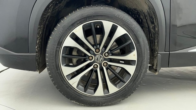 Second-hand 2021 MG Hector Plus Sharp CVT for sale in Ahmedabad-20