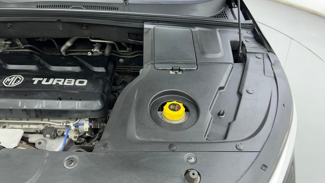 Second-hand 2021 MG Hector Plus Sharp CVT for sale in Ahmedabad-32