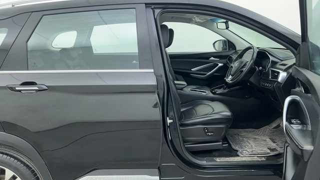 Second-hand 2021 MG Hector Plus Sharp CVT for sale in Ahmedabad-15
