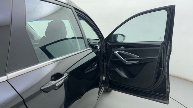 Second-hand 2021 MG Hector Plus Sharp CVT for sale in Ahmedabad-16