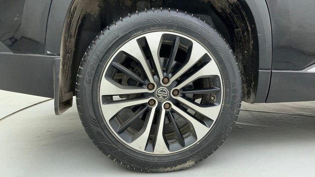 Second-hand 2021 MG Hector Plus Sharp CVT for sale in Ahmedabad-18