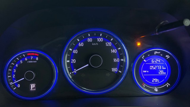 Second-hand 2017 Honda Amaze VX CVT i-VTEC for sale in Chennai-13