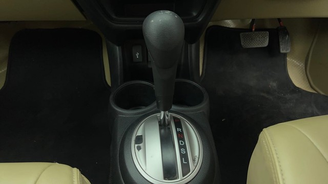 Second-hand 2017 Honda Amaze VX CVT i-VTEC for sale in Chennai-12