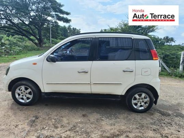 Second-hand 2013 Mahindra Quanto C8 for sale in Thanjavur-5