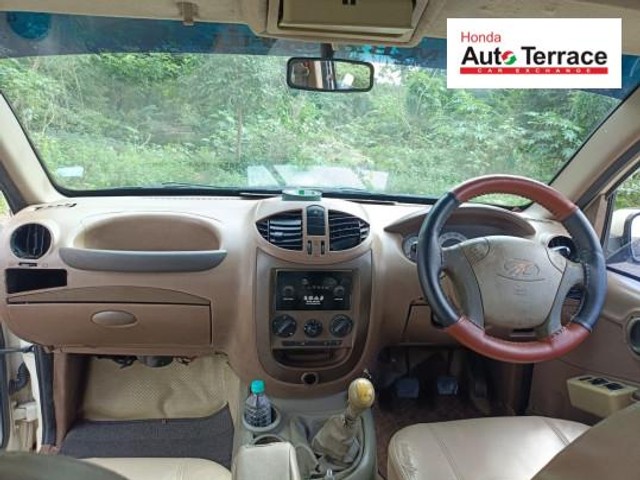 Second-hand 2013 Mahindra Quanto C8 for sale in Thanjavur-14