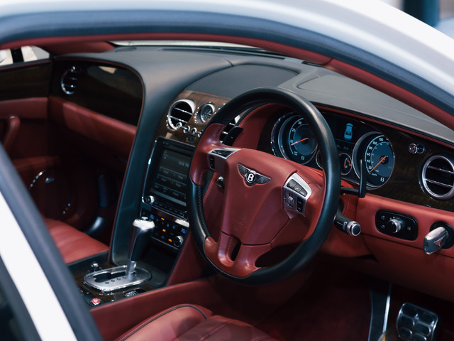 Second-hand 2016 Bentley Flying Spur V8 for sale in Kolkata-5