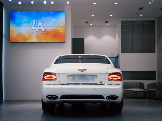 Second-hand 2016 Bentley Flying Spur V8 for sale in Kolkata-2