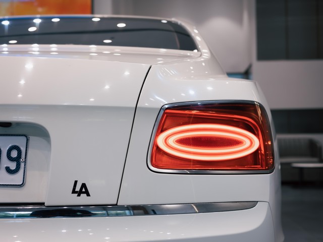 Second-hand 2016 Bentley Flying Spur V8 for sale in Kolkata-7