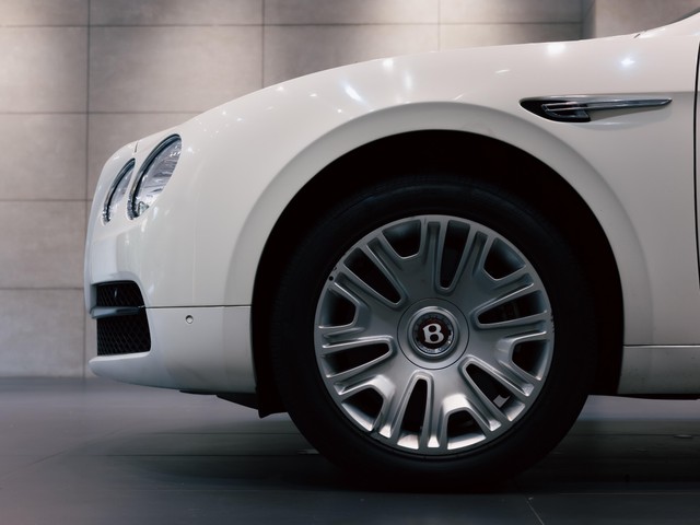 Second-hand 2016 Bentley Flying Spur V8 for sale in Kolkata-6