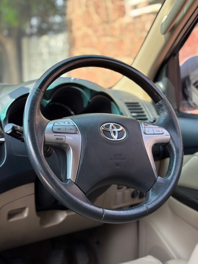 Second-hand 2016 Toyota Fortuner 2.8 2WD MT BSIV for sale in Kolhapur-9