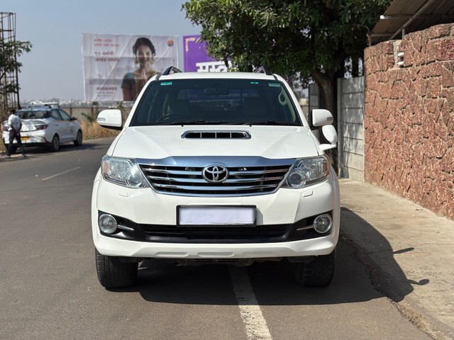 Second-hand 2016 Toyota Fortuner 2.8 2WD MT BSIV for sale in Kolhapur-6