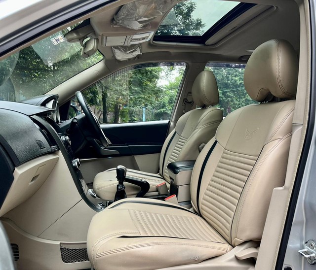 Second-hand 2018 Mahindra XUV500 R W10 FWD for sale in Kolkata-15