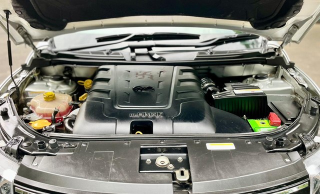 Second-hand 2018 Mahindra XUV500 R W10 FWD for sale in Kolkata-6