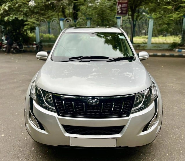 Second-hand 2018 Mahindra XUV500 R W10 FWD for sale in Kolkata-5