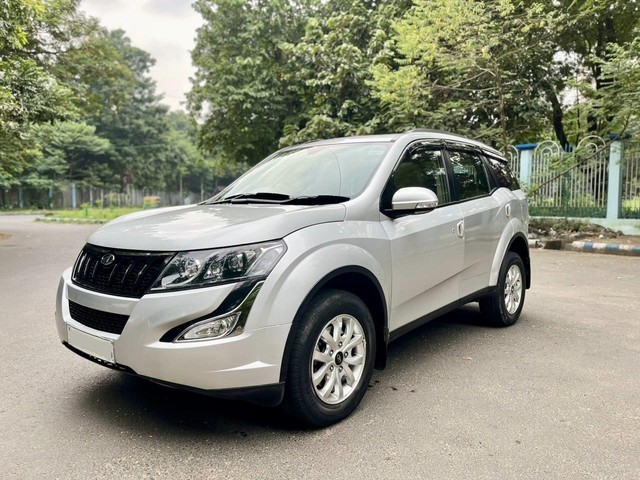 Second-hand 2018 Mahindra XUV500 R W10 FWD for sale in Kolkata-4