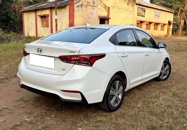 Second-hand 2018 Hyundai Verna CRDi 1.6 AT SX Plus for sale in Nashik-7