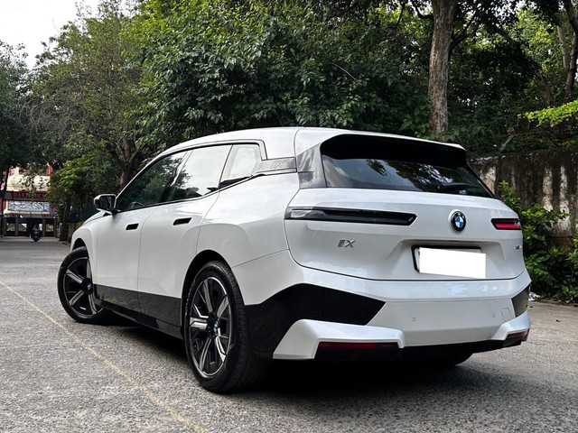Second-hand 2024 BMW iX xDrive40 for sale in New Delhi-27