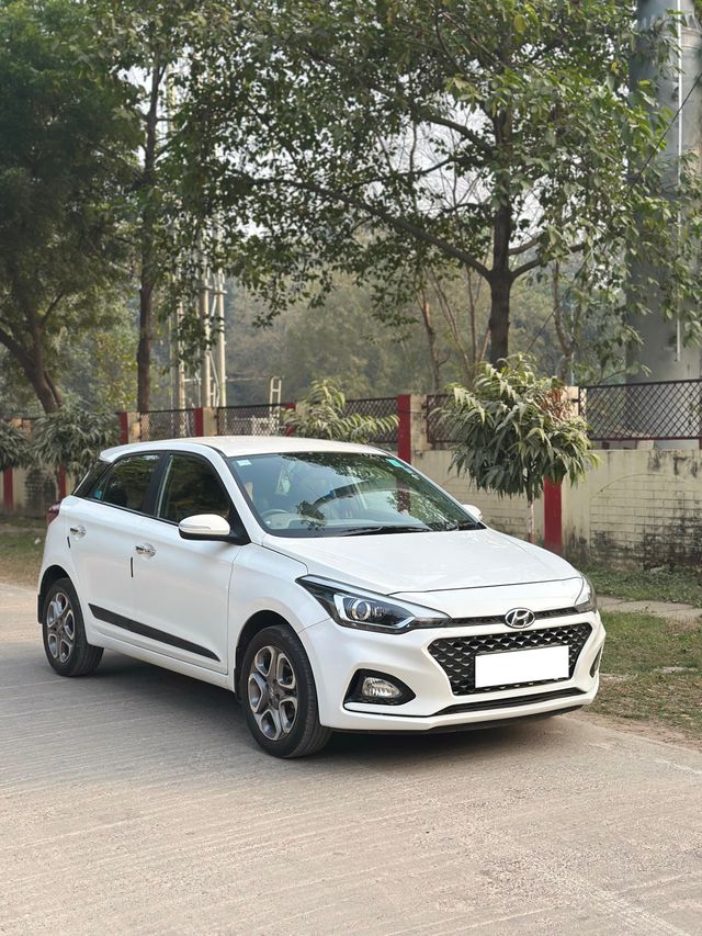 Hyundai i20 1.2 Asta Option Second-hand 2018 Hyundai i20 1.2 Asta Option for sale in Kanpur