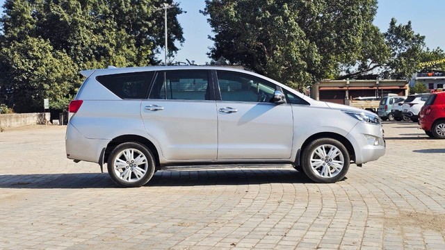 Second-hand 2017 Toyota Innova Crysta 2.4 G MT BSIV for sale in Nagpur-1