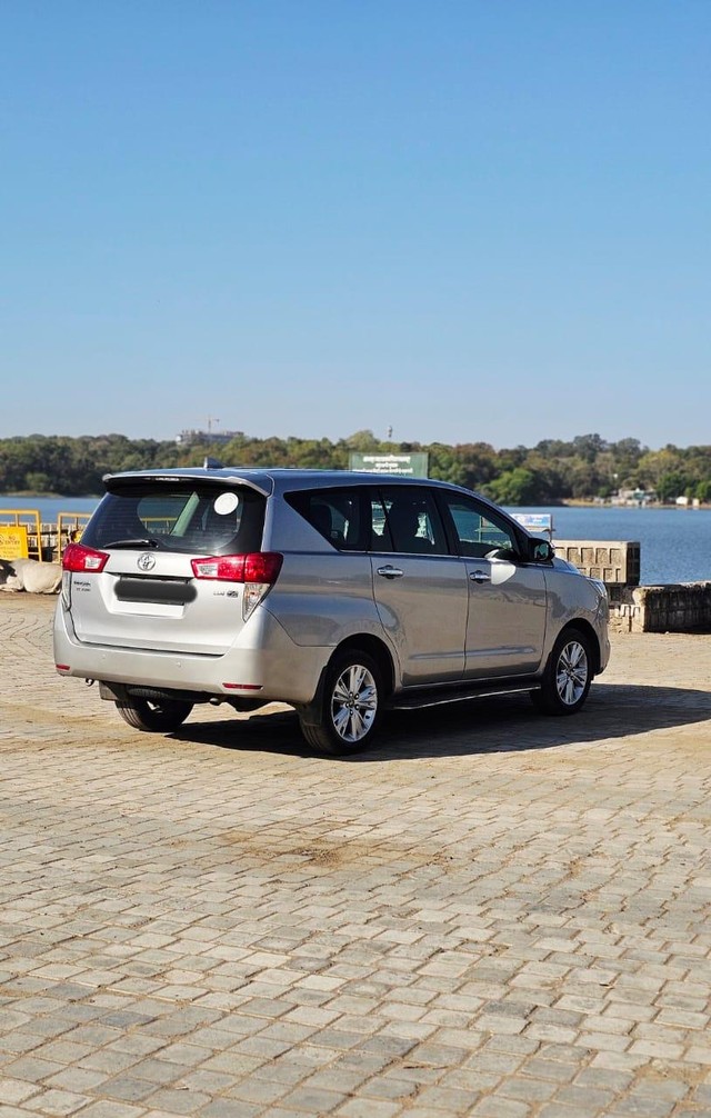 Second-hand 2017 Toyota Innova Crysta 2.4 G MT BSIV for sale in Nagpur-8