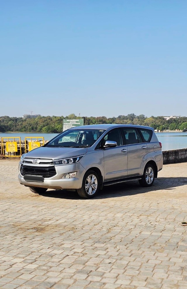 Second-hand 2017 Toyota Innova Crysta 2.4 G MT BSIV for sale in Nagpur-5