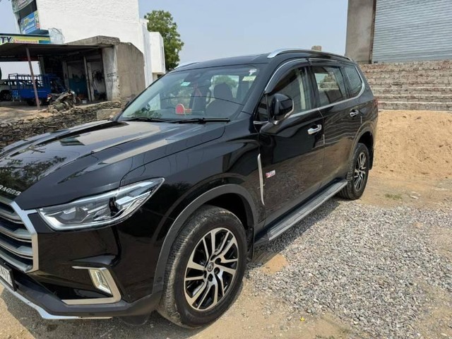 Second-hand 2023 MG Gloster Savvy 4x4 6Str for sale in Deoli-4