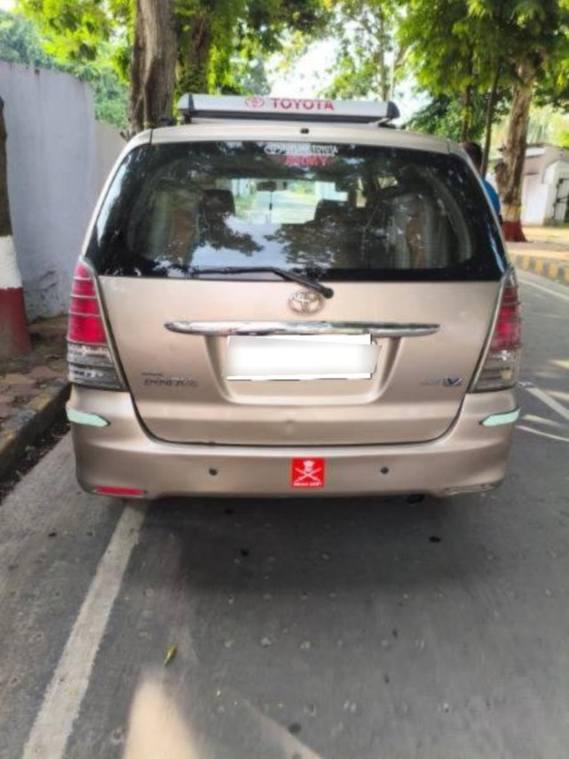 Second-hand 2010 Toyota Innova 2.5 E for sale in Dehradun-4