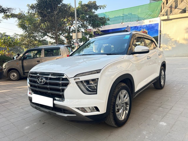 Second-hand 2023 Hyundai Creta SX IVT for sale in Pune-4
