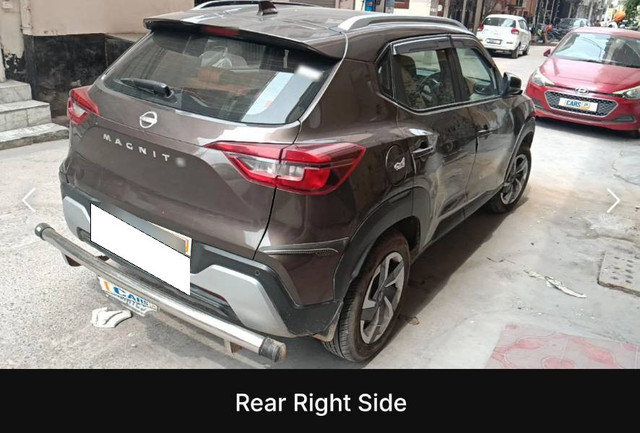 Second-hand 2024 Nissan Magnite Kuro MT for sale in Agra-3