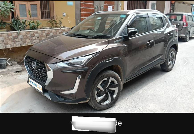 Second-hand 2024 Nissan Magnite Kuro MT for sale in Agra-11