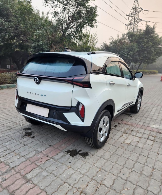 Second-hand 2024 Tata Nexon Creative for sale in New Delhi-9