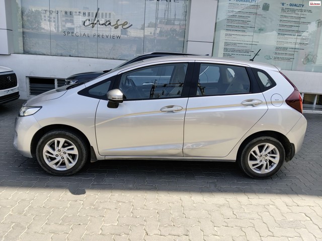 Second-hand 2018 Honda Jazz 1.2 V i VTEC for sale in Coimbatore-2