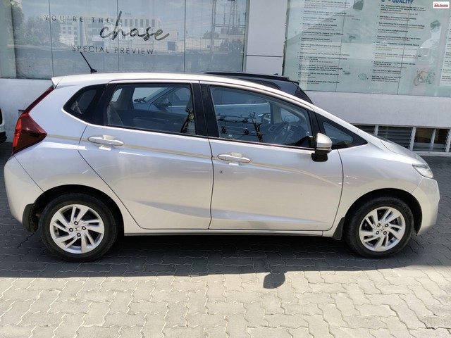 Second-hand 2018 Honda Jazz 1.2 V i VTEC for sale in Coimbatore-3