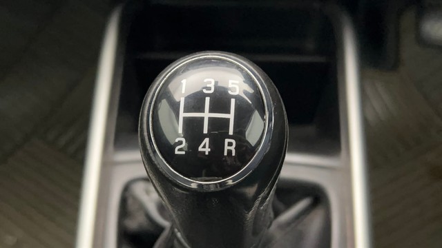 Second-hand 2017 Maruti Baleno Zeta Diesel for sale in Kolkata-12