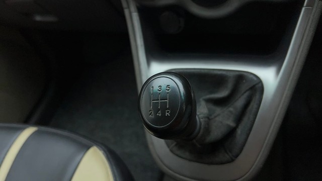 Second-hand 2015 Hyundai i10 Magna 1.1 for sale in Gurgaon-12