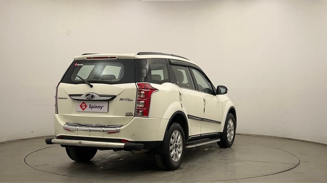 Second-hand 2017 Mahindra XUV500 W9 AT for sale in Chandigarh-3