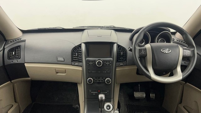 Second-hand 2017 Mahindra XUV500 W9 AT for sale in Chandigarh-11