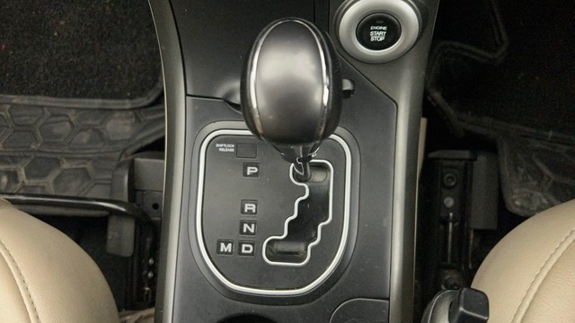 Second-hand 2017 Mahindra XUV500 W9 AT for sale in Chandigarh-12