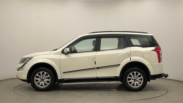 Second-hand 2017 Mahindra XUV500 W9 AT for sale in Chandigarh-6