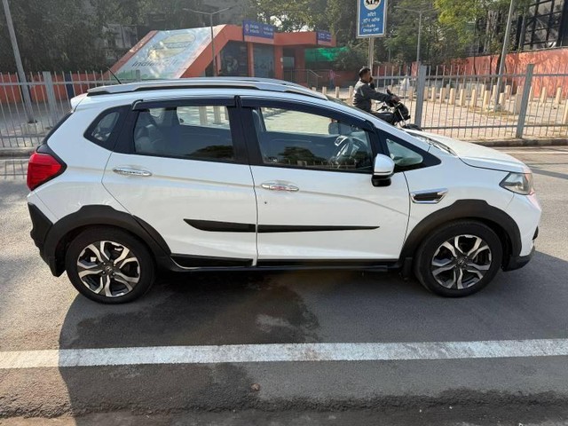 Second-hand 2018 Honda WR-V i-VTEC VX for sale in New Delhi-2