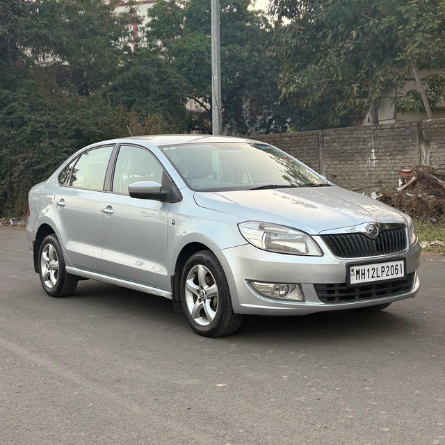 Second-hand 2014 Skoda Rapid 1.6 TDI Ambition Plus for sale in Pune-8