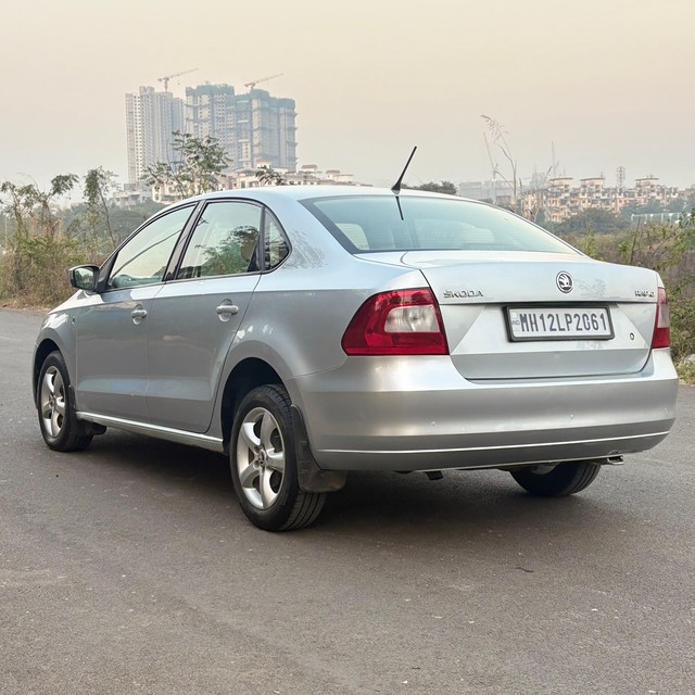 Second-hand 2014 Skoda Rapid 1.6 TDI Ambition Plus for sale in Pune-9